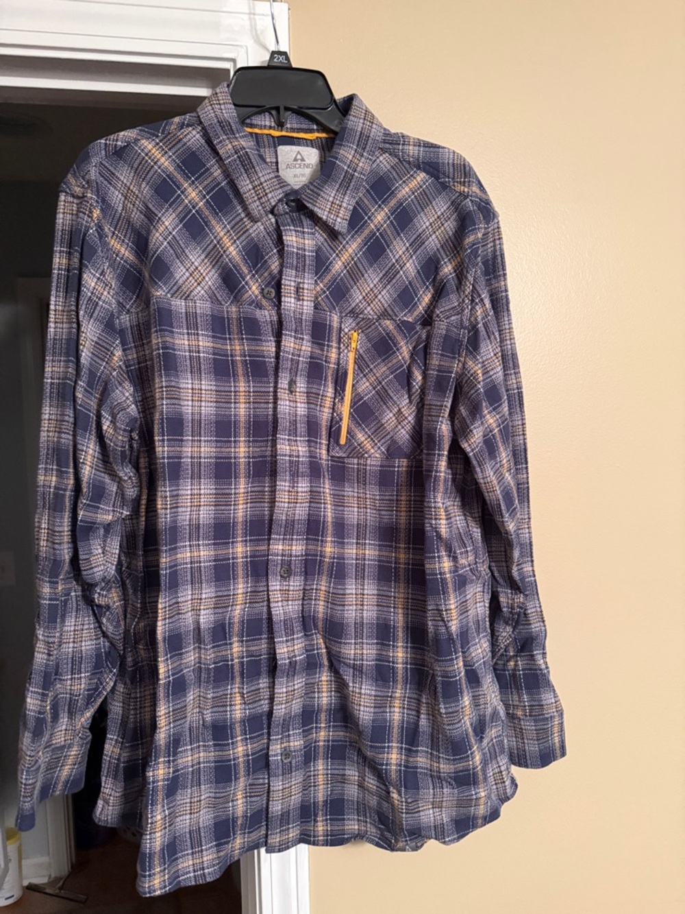 Ascend Men's Navy and Tan Plaid Long-Sleeve Button-Down Shirt